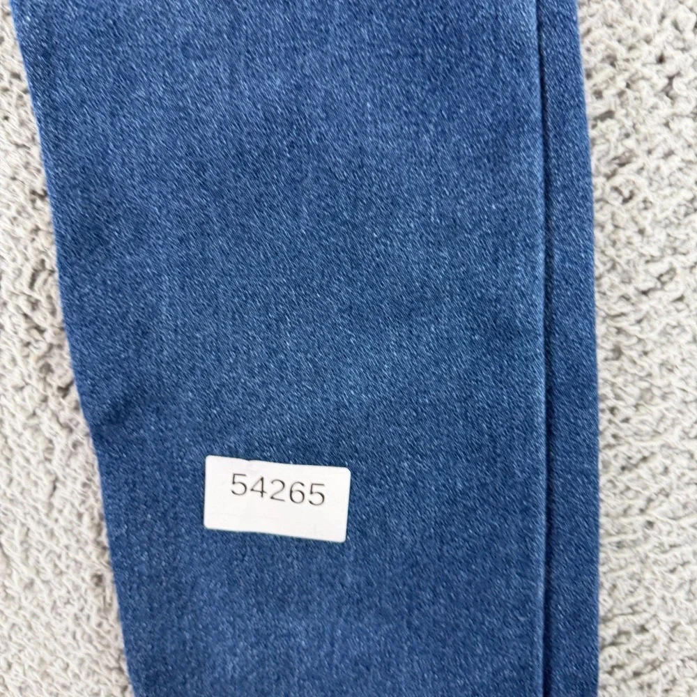 Levis before purchasing